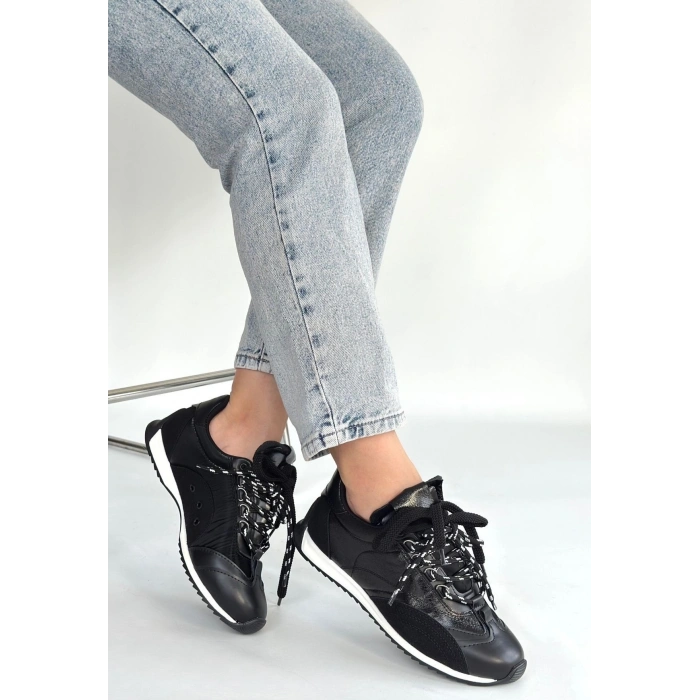 Reat Siyah Cilt Bağcıklı  Paraşüt Detaylı Spor Ayakkabı