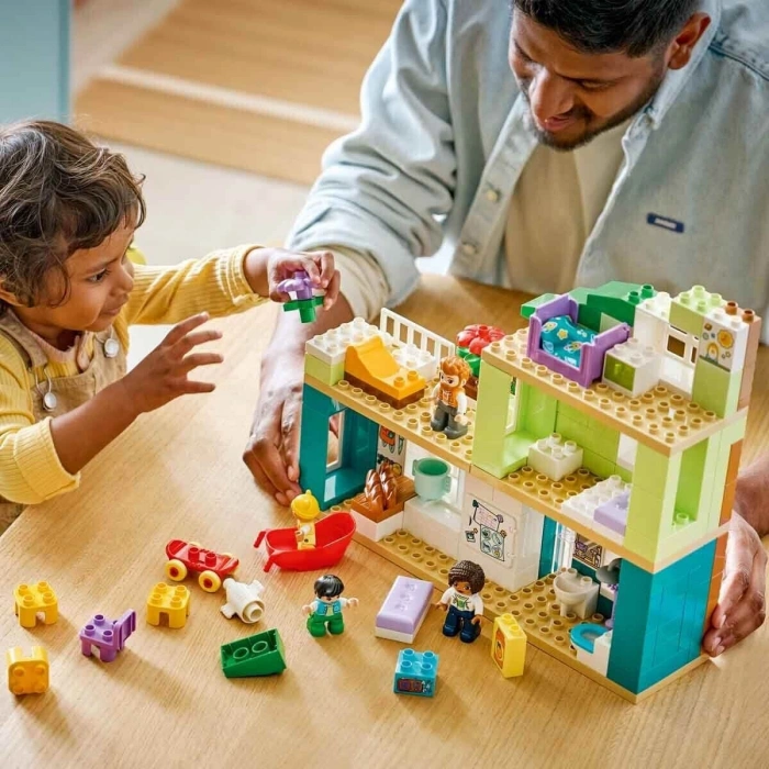 10470 Lego Duplo 3ü1 Arada Figürlü Modern Aile Evi 166 Parça +2 Yaş