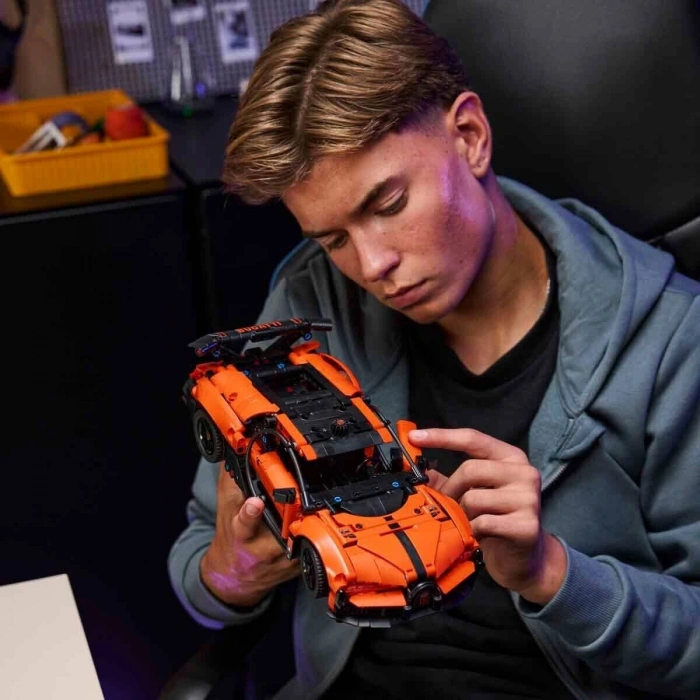 42222 Lego Technic Bugatti Chiron Pur Sport 771 Parça +9 Yaş