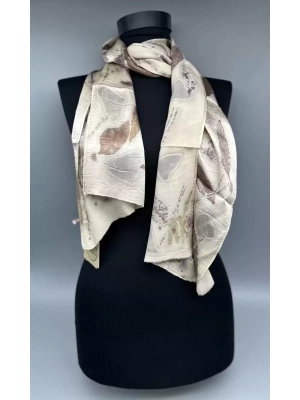 İPEK ECOPRİNT FULAR BEJ RENGİ, KAHVERENGİ YAPRAK DESENLİ