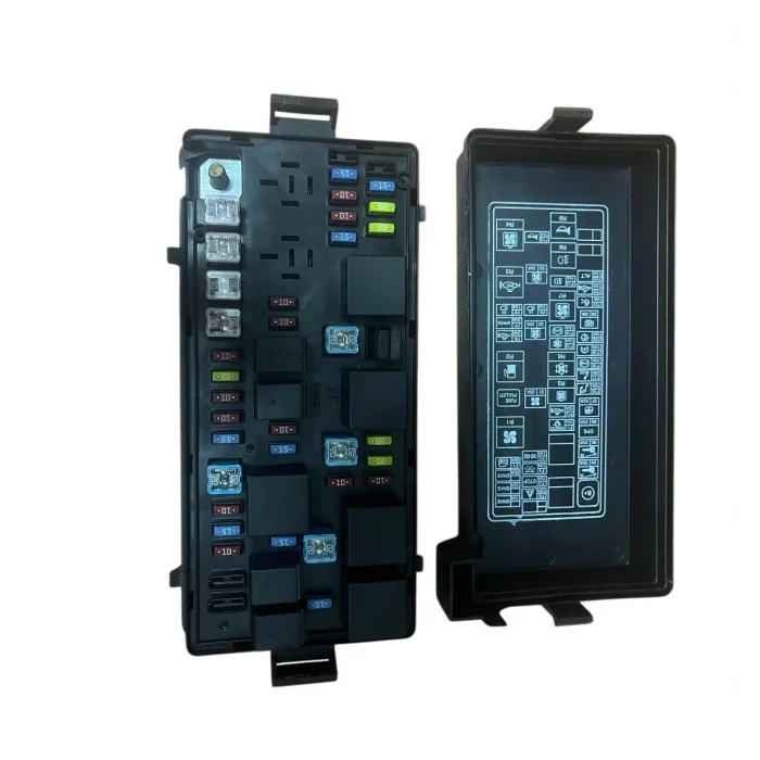 GEELY CK ECHO SİGORT KUTUSU