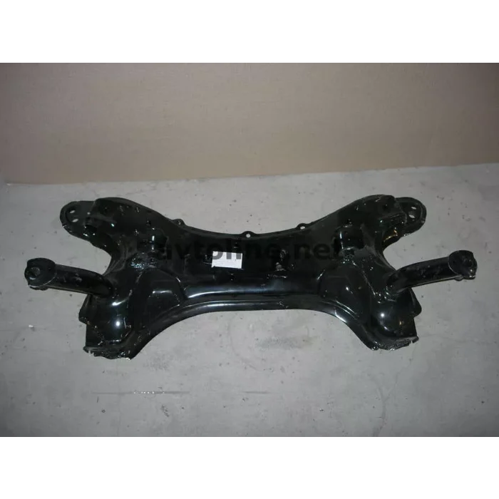 GEELY MK FAMİLİA ÖN BEŞİK TRAVERS ORJİNAL ÜRÜN