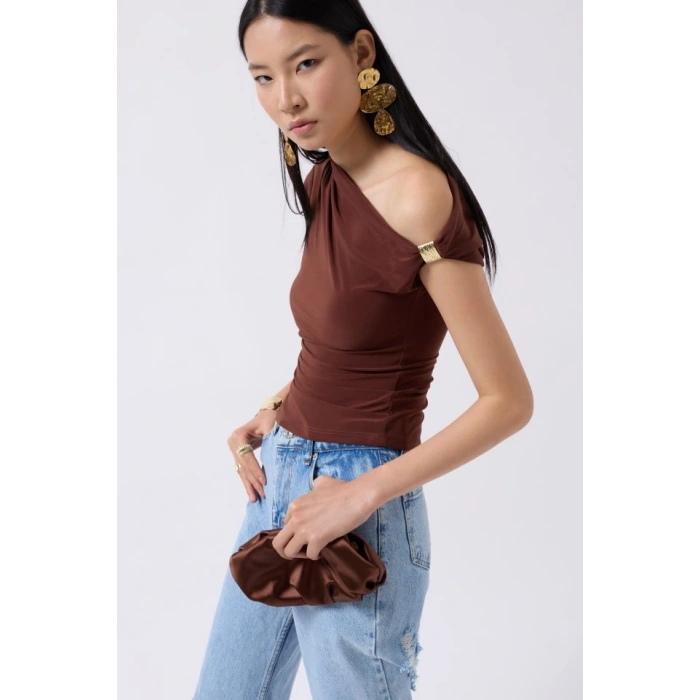 Aksesuar Detay Cutout Bluz