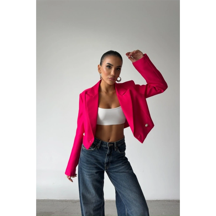 ARKAI İNCİ DÜĞME DETAYLI CROP CEKET  Fuşya