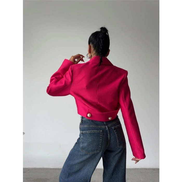 ARKAI İNCİ DÜĞME DETAYLI CROP CEKET  Fuşya