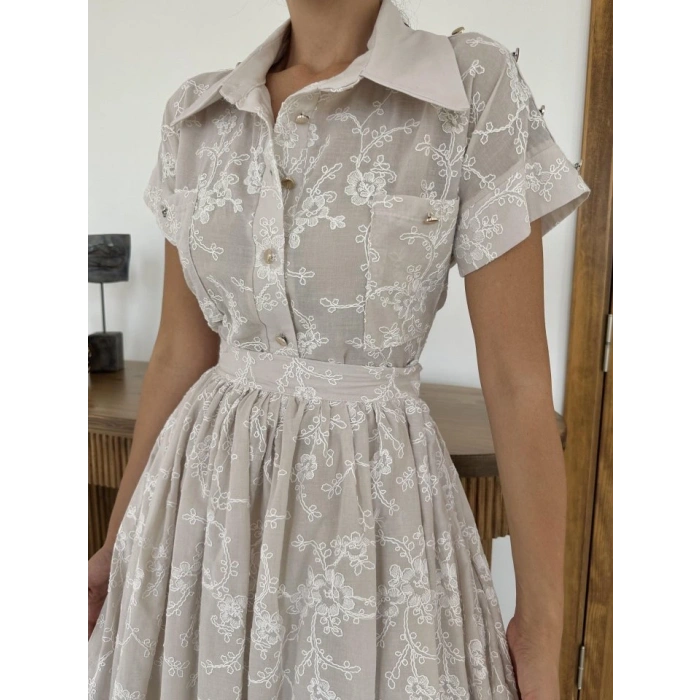 Bej Gömlek Ve Etek Takım