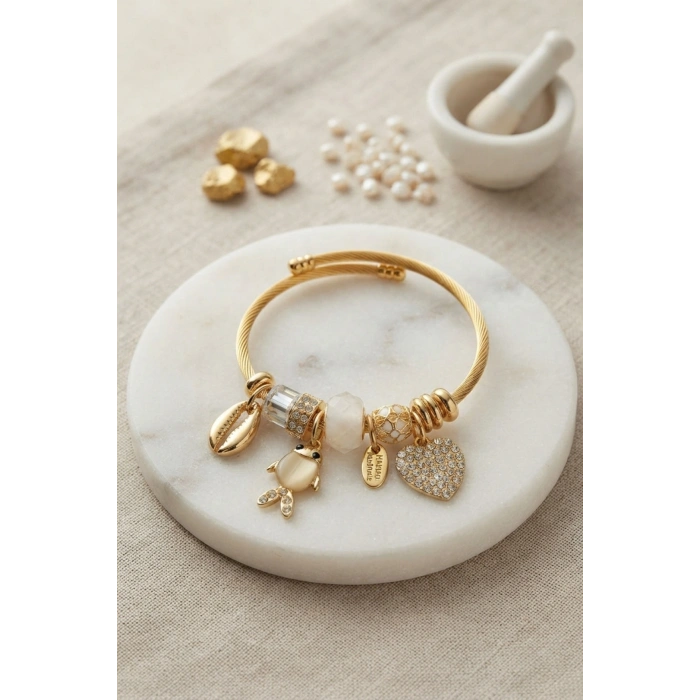 Beyaz Balık Model Gold Renk Charmlı Bileklik