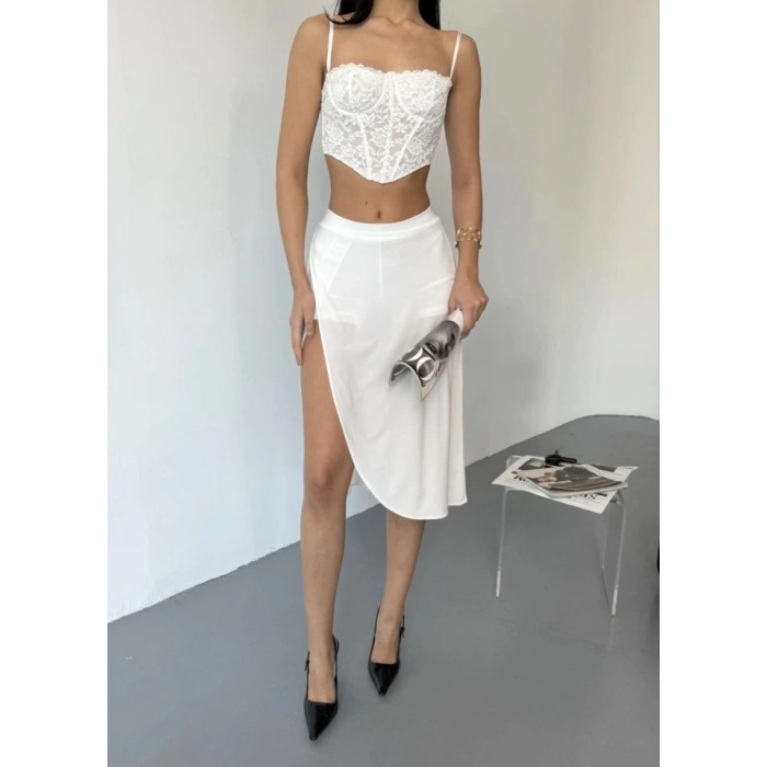 Çepli Şortlu Yırtmaçlı Etek  Beyaz