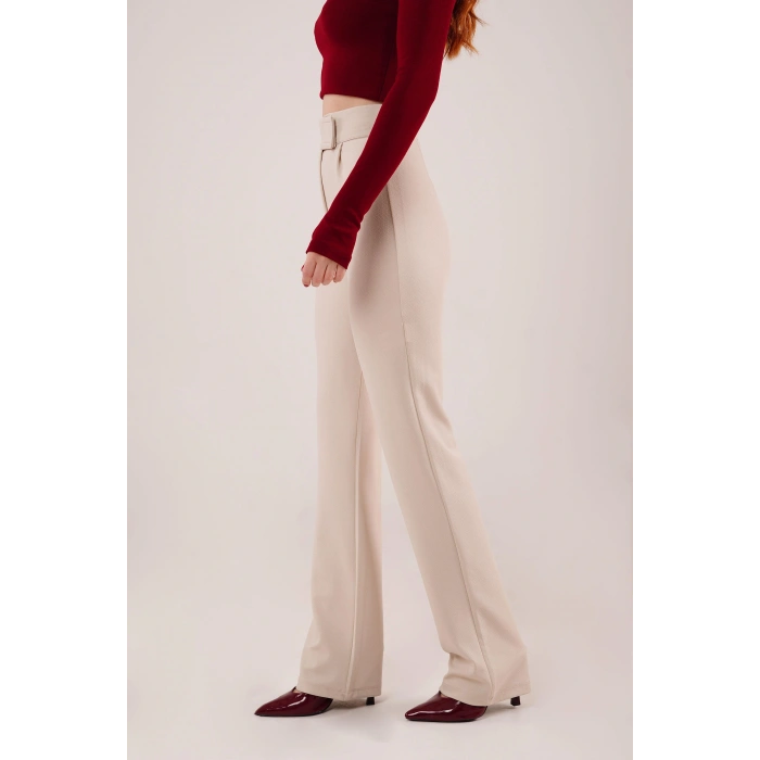 Cırt Kapama Detaylı Krem Pantolon
