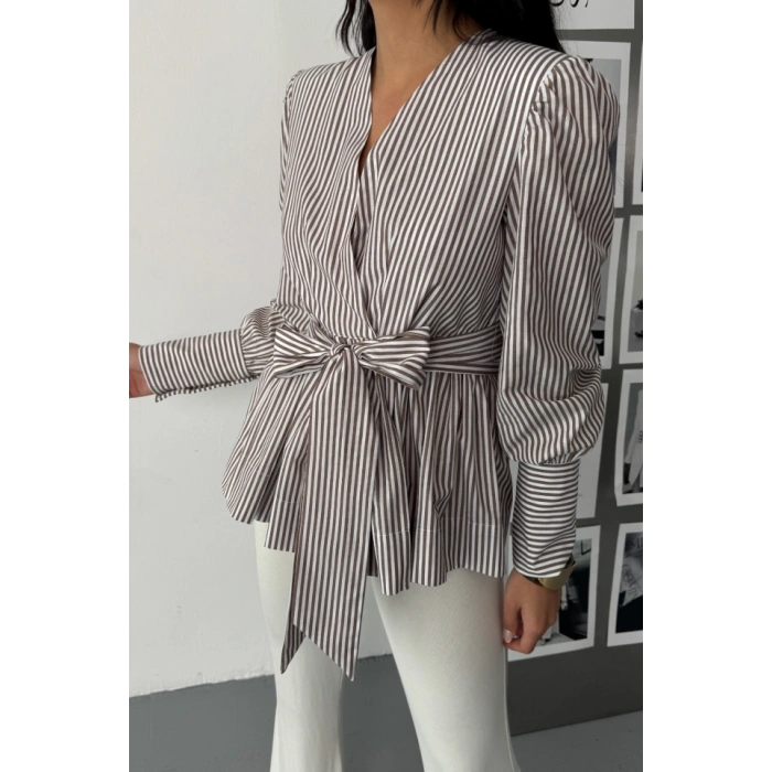 ÇİZGİLİ BAĞLAA DETAYLI KRUVAZE POPLİN GÖLEK  Kahverengi