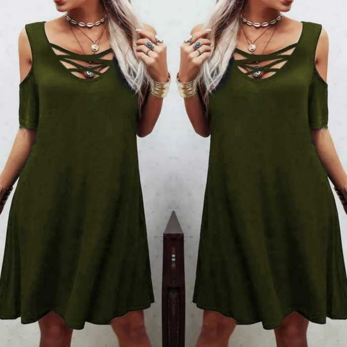 Dekolteli Bağcık Detay Viskon Kumaş Elbise