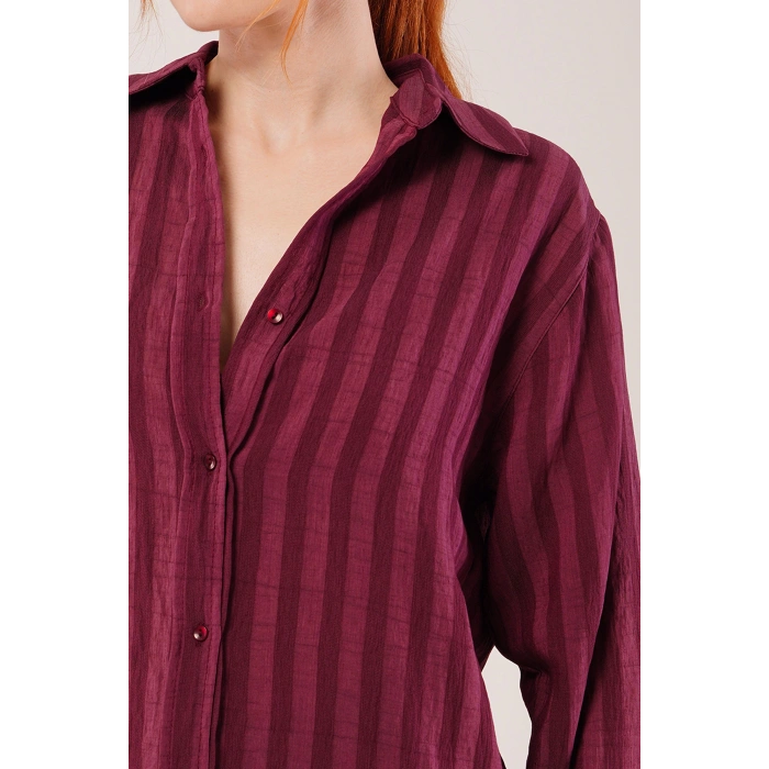 Düğmeli Ve Çizgi Detaylı Bordo Gömlek