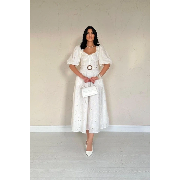 Ekru Göğüs Kup Detaylı Kemerli Brode Elbise