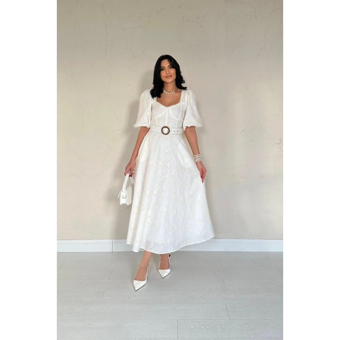 Ekru Göğüs Kup Detaylı Kemerli Brode Elbise