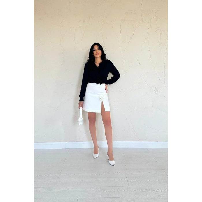 Ekru Yırtmaçlı Gül Detaylı ini Etek