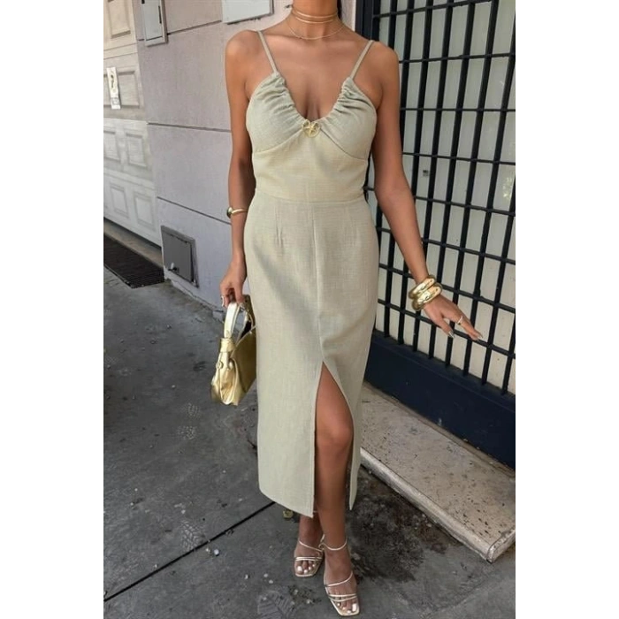 Göğsü Aksesuarlı Önü Yırtmaçlı Elbise 2899