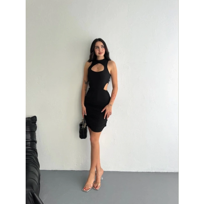 Göğüs Ve Yanlar Dekolteli Kolsuz Boy Elbise  iyah