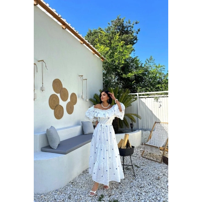 ila Omuzları astikli Brode Elbise