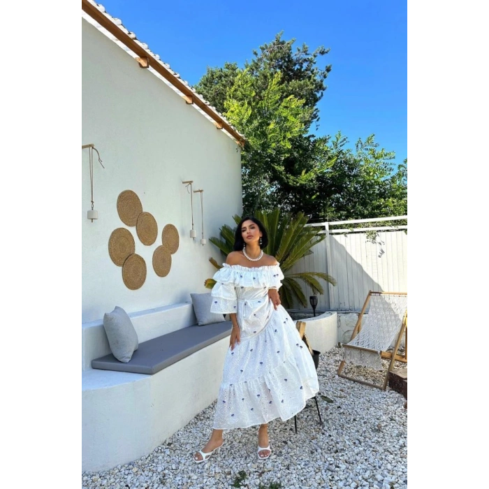 ila Omuzları astikli Brode Elbise