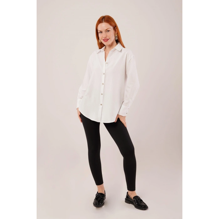İnce Çizgi Detaylı Beyaz Gömlek