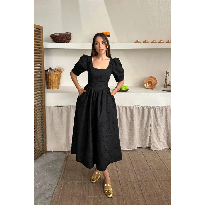 iyah Balon Kollu Brode Elbise