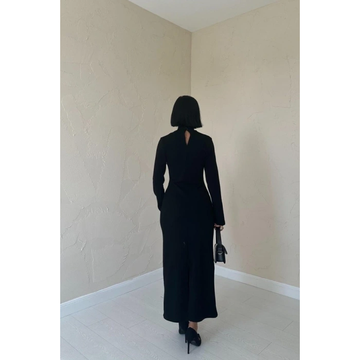 iyah Omzu Güllü Düz Elbise