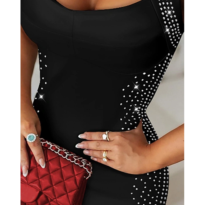 Kadın Askılı Dekolteli Taş Detaylı Kısa Ithal Krep Elbise