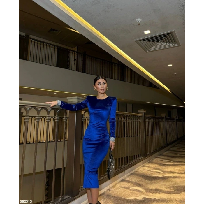 Kadın Bisiklet Yaka Vatkalı anşet Detay Kadife Kumaş idi Boy Elbise