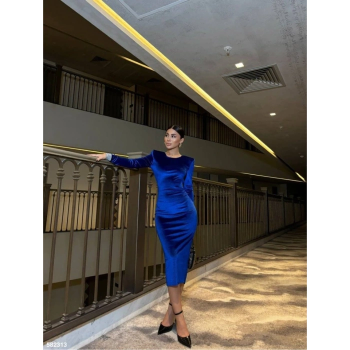 Kadın Bisiklet Yaka Vatkalı anşet Detay Kadife Kumaş idi Boy Elbise