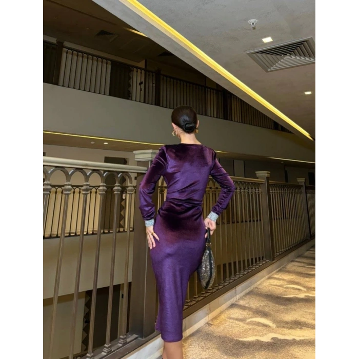 Kadın Bisiklet Yaka Vatkalı anşet Detay Kadife Kumaş idi Boy Elbise