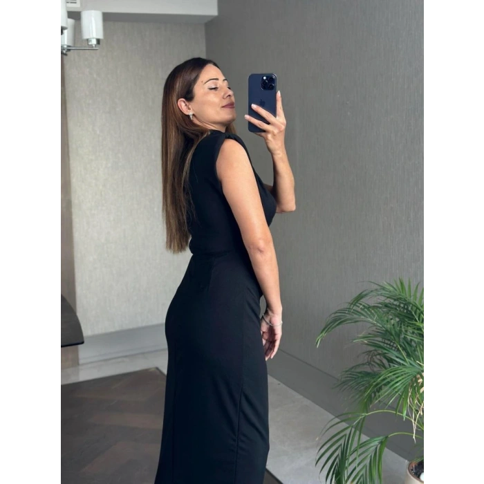 Kadın Bisiklet Yaka Vatkalı Broş Detay Kısa Kol Midi Boy Elbise