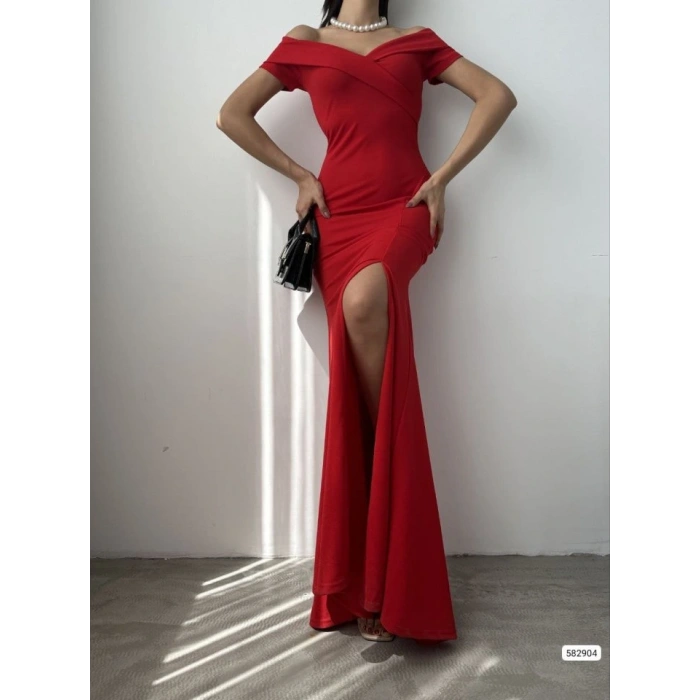 Kadın Dalgıç Kumaş Kayık Yaka Ve Dekolte Detaylı Elbise