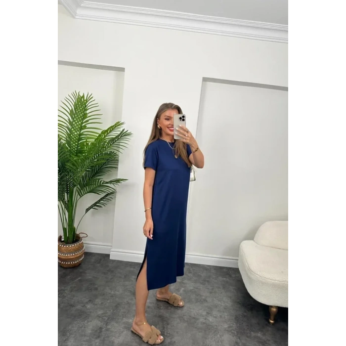 Kadın Kısa Kollu Yırtmaç Detaylı Salaş Viskon Elbise