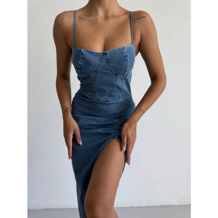 Kadın Omuz Askılı Derin Bacak Dekoltesi Ve Büzgü Detay Kot Elbise