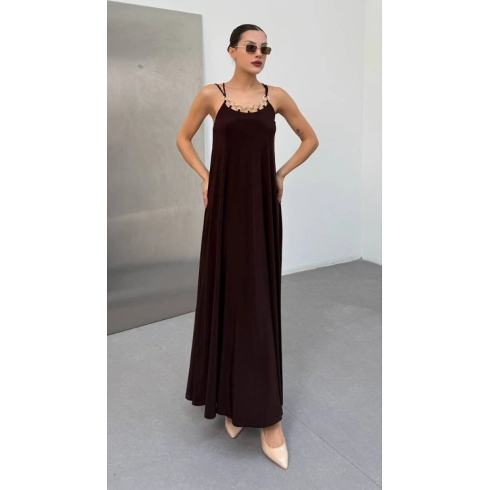 Kadın Omuz Askılı Kuş Gözü Zincir Detay Sandy Kumaş Maxi Boy Elbise