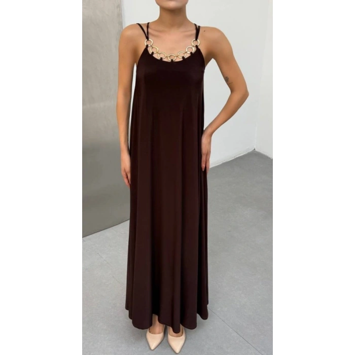 Kadın Omuz Askılı Kuş Gözü Zincir Detay Sandy Kumaş Maxi Boy Elbise