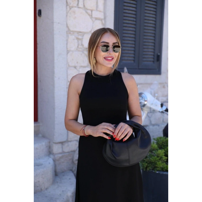 Kadın Omuzlardan Açık Arkadan Aksesuar Detaylı Yırtmaçlı Janjan Krep Elbise