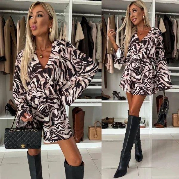 Kadın Salaş Kol Kruvaze Yaka Zebra Desen şort Tulum