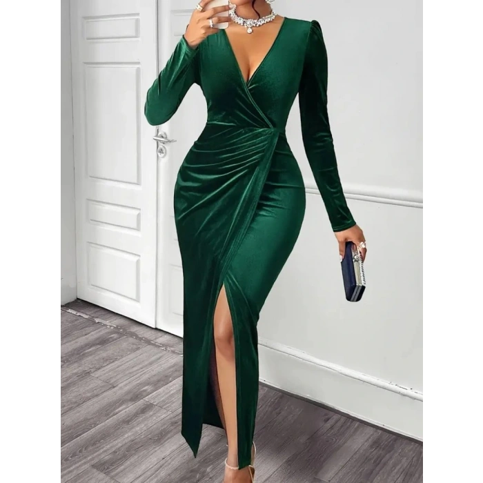 Kadın Uzun Kollu Kruvaze Yaka önünden çapraz Detaylı Uzun Kadife Elbise