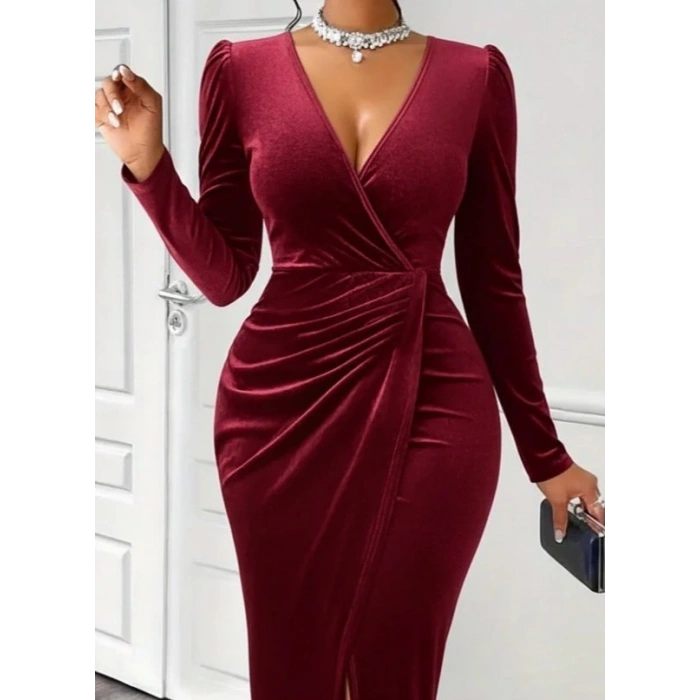 Kadın Uzun Kollu Kruvaze Yaka önünden çapraz Detaylı Uzun Kadife Elbise
