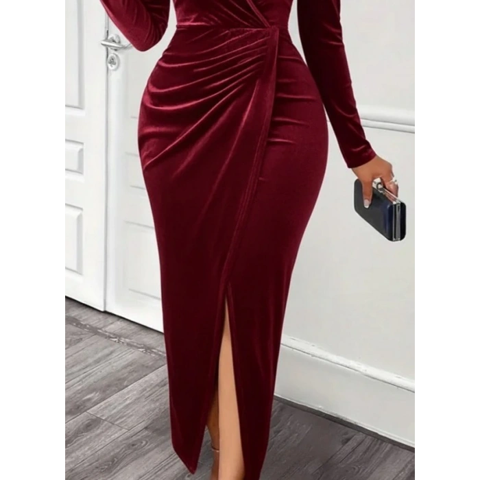 Kadın Uzun Kollu Kruvaze Yaka önünden çapraz Detaylı Uzun Kadife Elbise
