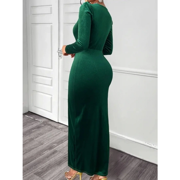Kadın Uzun Kollu Kruvaze Yaka önünden çapraz Detaylı Uzun Kadife Elbise