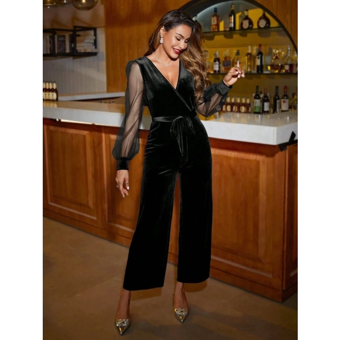 Kadın Uzun Kollu Kruvaze Yakalı Belden Kuşaklı Tül Detaylı Kadife Tulum