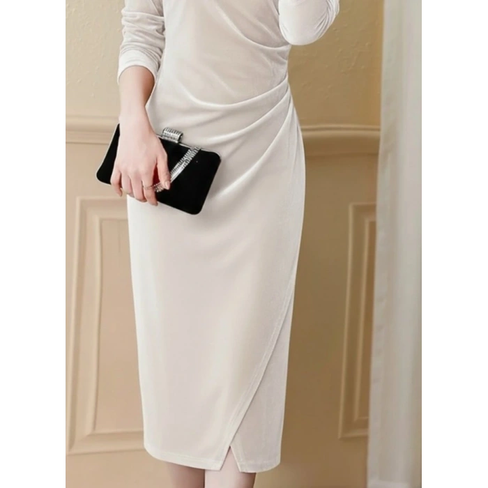 Kadın Uzun Kollu Kruvaze Yakalı Yandan Büzgülü önden çapraz Detaylı Midi Kadife Elbise