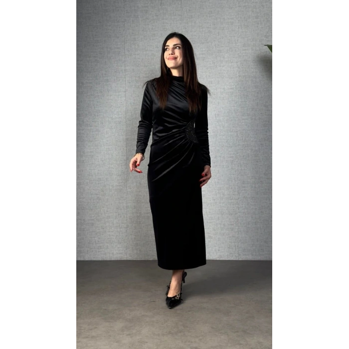 Kadınbalıkçı Yaka Büzgü Ve Taş Işleme Detay axi Boy Kadife Elbise