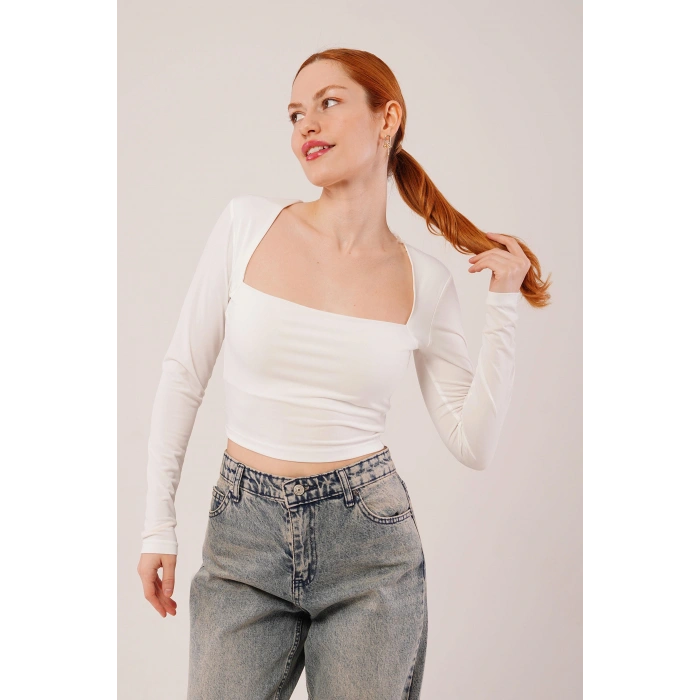 Kare Yaka Basic Beyaz Bluz