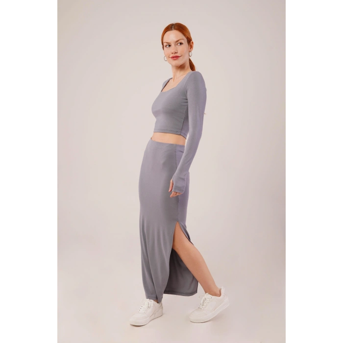 Kare Yaka Bluz Ve Yırtmaç Detaylı Etek İkili Gri Takım