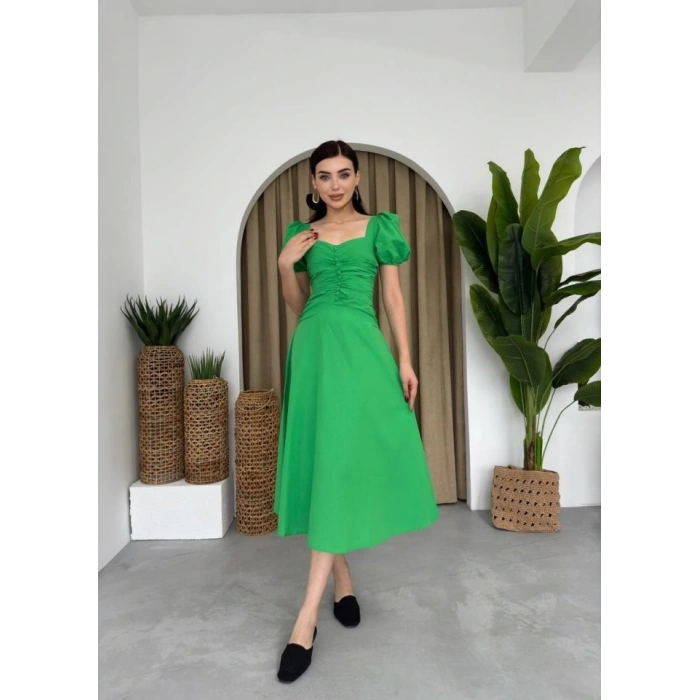 Kare Yaka Düğmeli Elbise