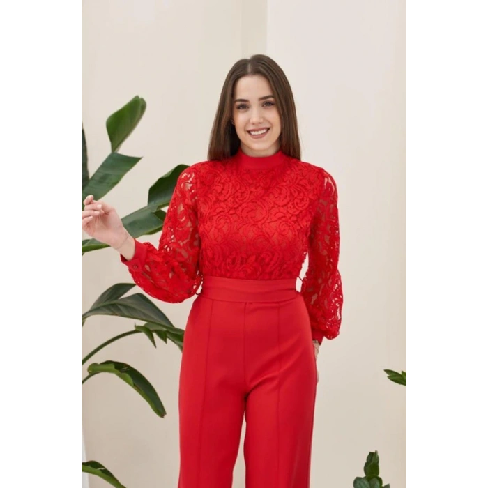 Kırmızı Üstü Dantel Tulum