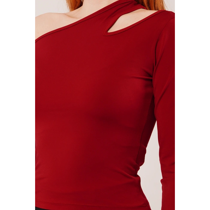 Omuz Dekolte Detaylı Bordo Bluz